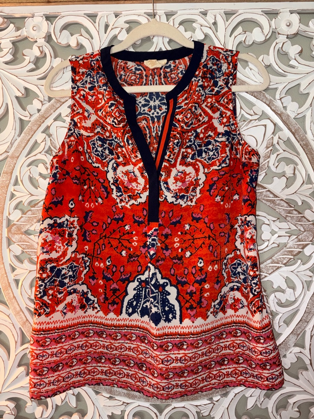 Lucy & Laurel Bohemian Split Neck Sleeveless Top Orange Red Geometric Top sz S